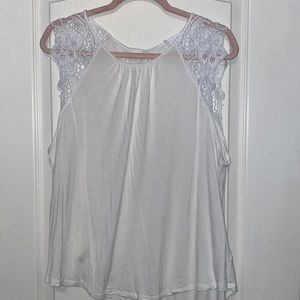 BUNDLE- WHITE & CRÈME LACE TOPS